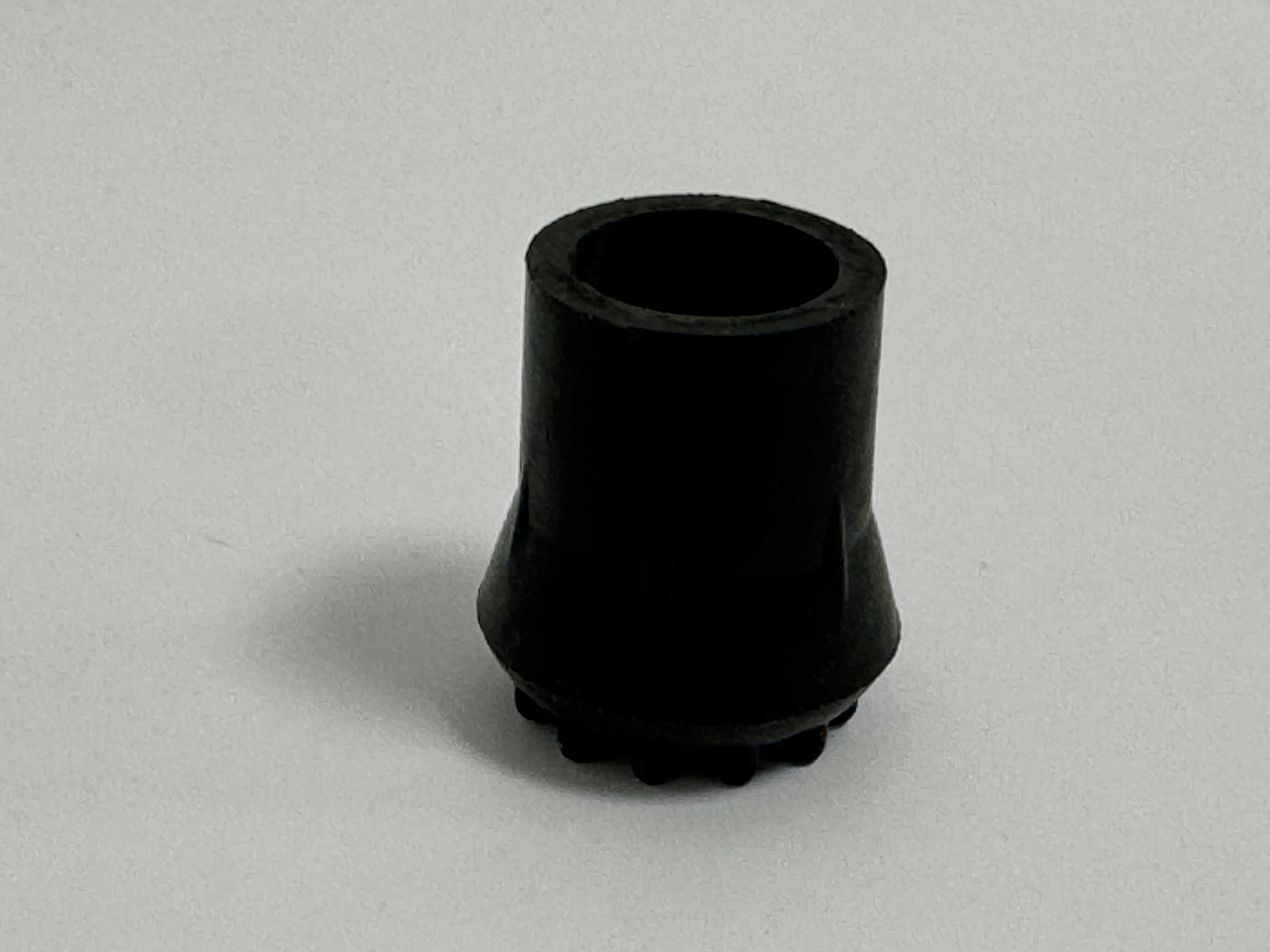 Rubberdoppen voor kruk/wandelstok 22 mm zwart bell shape (bulk 10) -- AA8200DX